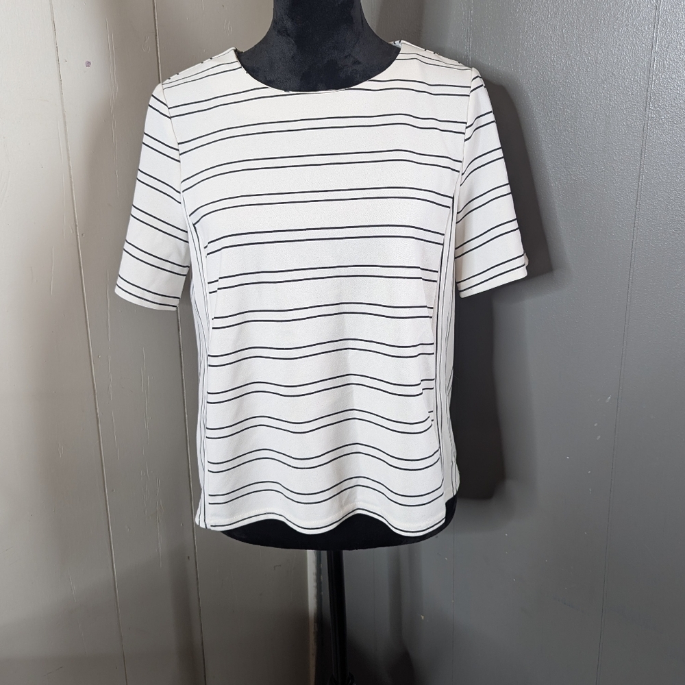 MELLODY Chic  White and Black STRIPE Top